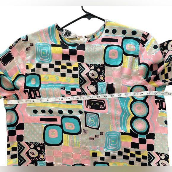 Vintage Colorful Geometric Patterned Top - Picture 4 of 6